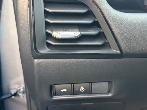 New 2026 Nissan Sentra SV w/ SV Convenience Package FWD image 6