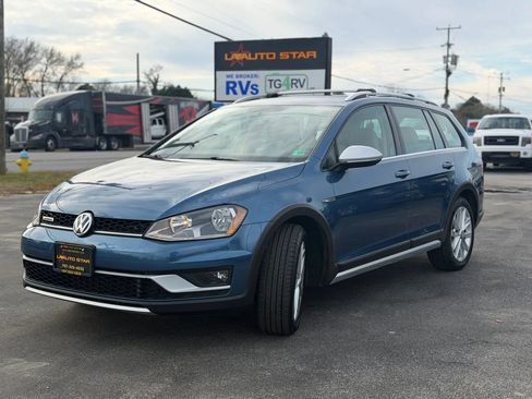 Used 2017 Volkswagen Golf Alltrack S image 7