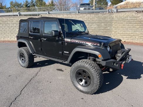 Used 2017 Jeep Wrangler Unlimited Rubicon image 1