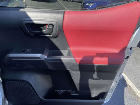 Used 2022 Toyota Tacoma SR5 image 41