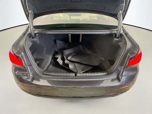 Used 2023 BMW 540i w/ Premium Package image 35