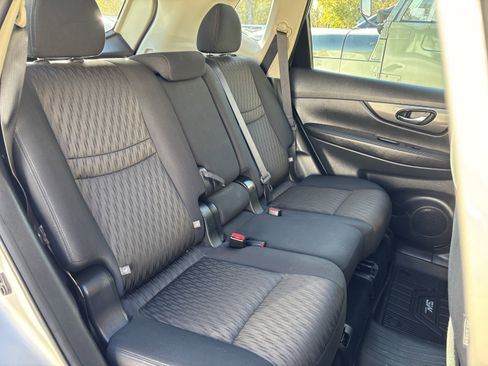 Used 2017 Nissan Rogue S image 45