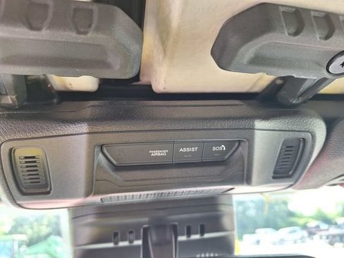 Used 2025 Jeep Wrangler Unlimited Sahara AWD/4WD image 27