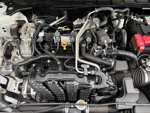 Used 2025 Nissan Altima 2.5 SV FWD image 32