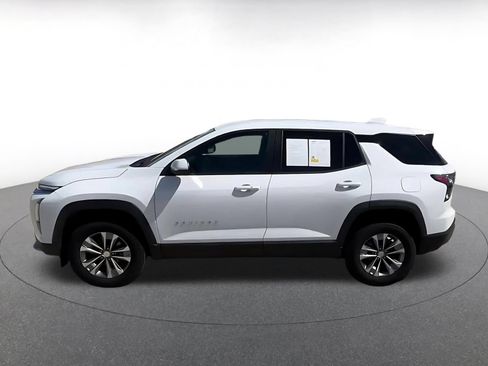 Used 2025 Chevrolet Equinox LT FWD image 9