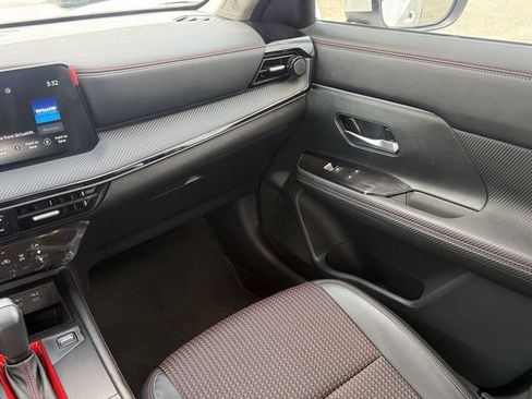 Used 2025 Nissan Kicks SR FWD image 16