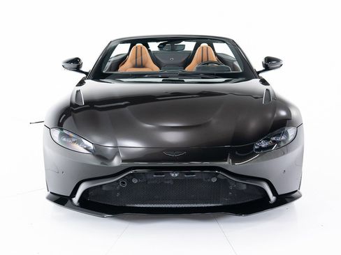 Used 2023 Aston Martin V8 Vantage Roadster image 8