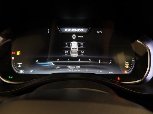 New 2026 RAM 1500 4x4 Crew Cab image 21