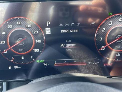 New 2025 Hyundai Elantra Limited image 33