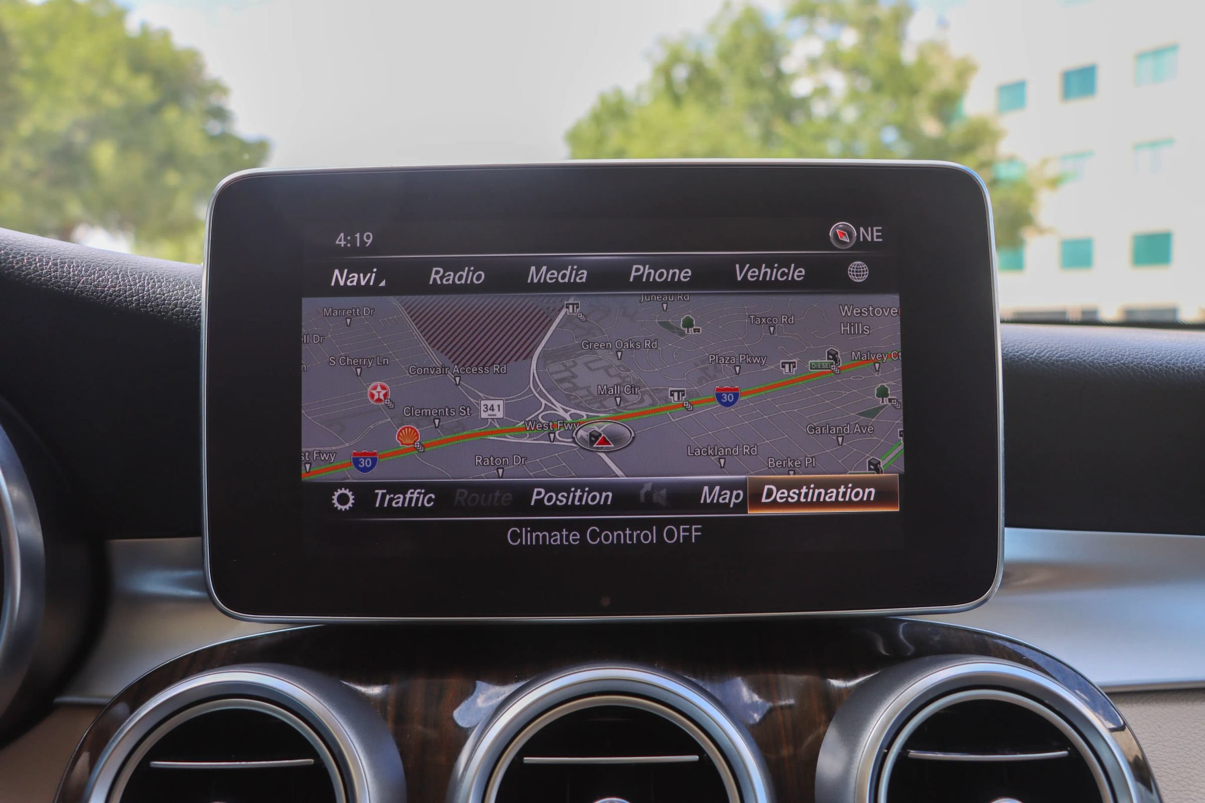 Used 2018 Mercedes-Benz GLC 300 4MATIC w/ Multimedia Package image 34