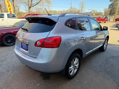 Used 2013 Nissan Rogue SV image 4