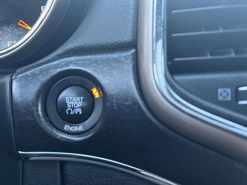 Used 2015 Jeep Grand Cherokee Limited w/ Trailer Tow Group IV image 22