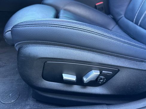 Used 2020 BMW 530e w/ M Sport Package image 14