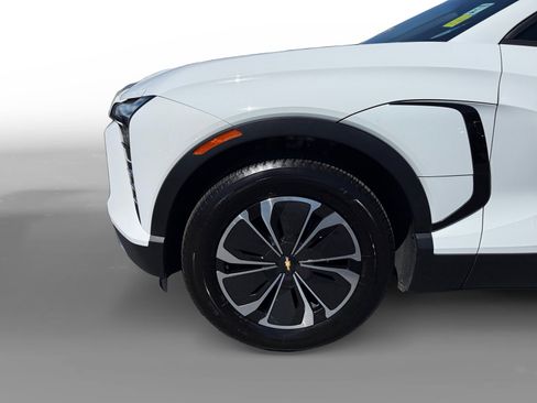 Used 2024 Chevrolet Blazer EV LT AWD/4WD image 9