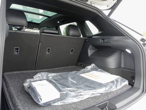 New 2026 Volkswagen Tiguan SE R-Line image 27