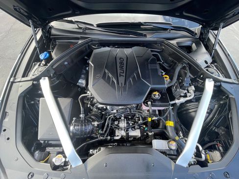 Used 2025 Genesis G70 2.5T image 32