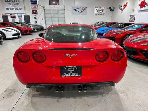 Used 2007 Chevrolet Corvette Coupe w/ Preferred Equipment Group RWD image 17