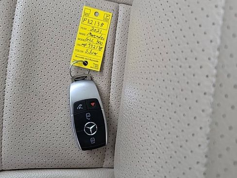 Used 2021 Mercedes-Benz GLC 300 4MATIC image 38