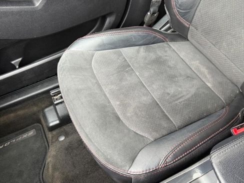 Used 2018 Ford Explorer XLT w/ XLT Appearance Package image 22