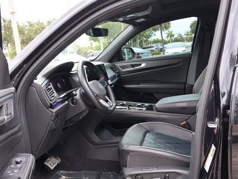 Used 2024 Volkswagen Atlas Cross Sport SEL Premium R-Line AWD/4WD image 33