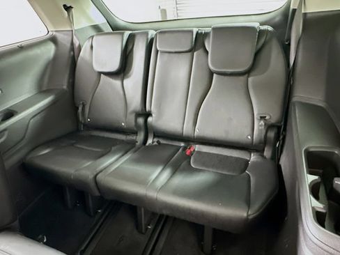 Used 2025 Kia Carnival SX w/ SX Dark Edition Package FWD image 12