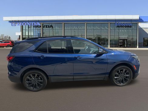 Used 2022 Chevrolet Equinox RS w/ RS Leather Package AWD/4WD image 5