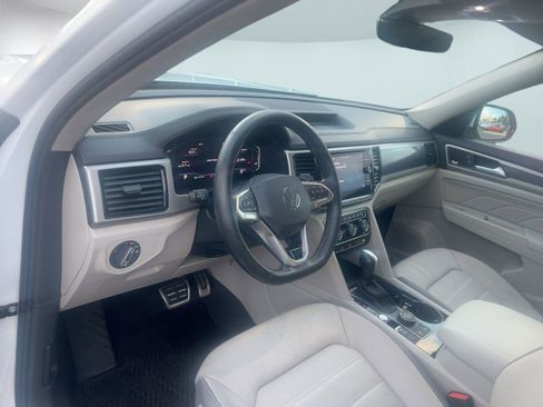 Used 2021 Volkswagen Atlas SEL Premium image 4