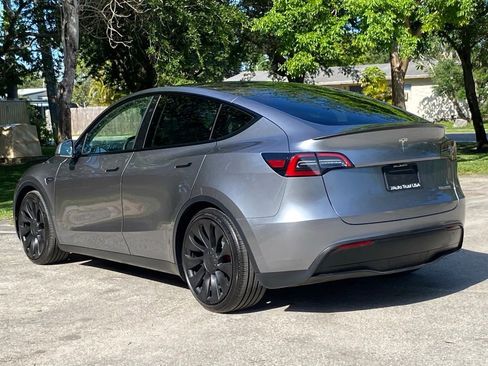 Used 2025 Tesla Model Y Performance AWD/4WD image 3