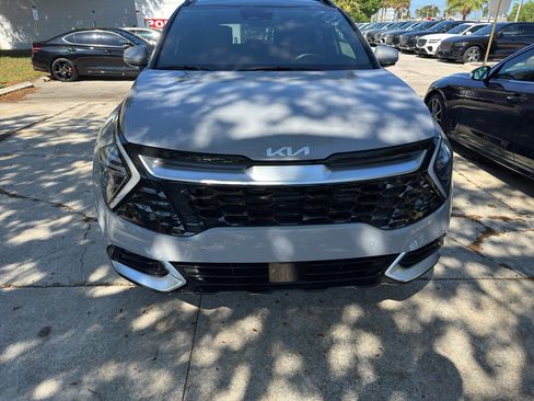 Used 2025 Kia Sportage SX image 2