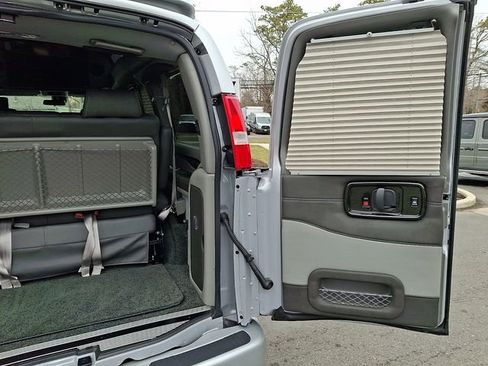 Used 2021 GMC Savana 2500 image 39