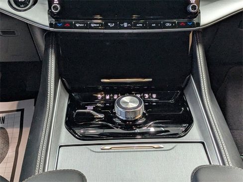 New 2026 Jeep Grand Wagoneer 4WD w/ Premium Group I image 17