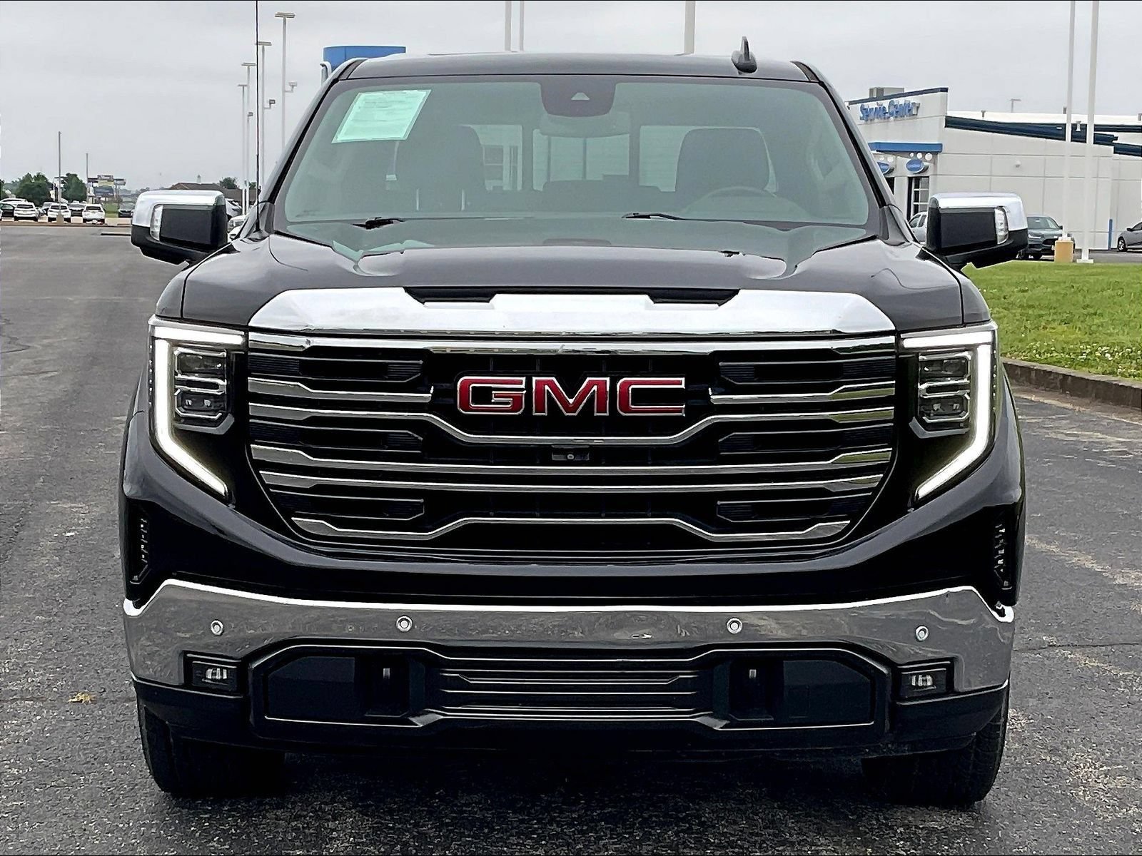 Used 2022 GMC Sierra 1500 SLT w/ SLT Premium Plus Package AWD/4WD image 5