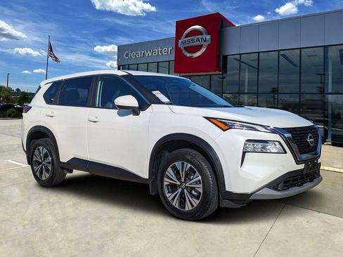 Used 2023 Nissan Rogue SV image 1