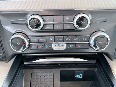 Used 2026 Ford F250 Platinum w/ Platinum Plus Package image 22