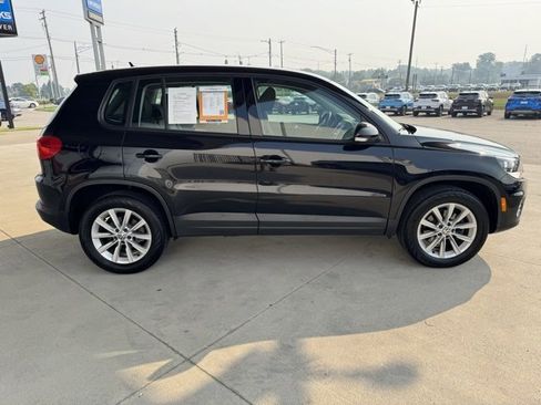 Used 2017 Volkswagen Tiguan S image 4
