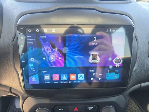 Used 2018 Jeep Renegade Trailhawk image 22