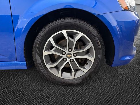 Used 2017 Chevrolet Sonic LT image 11