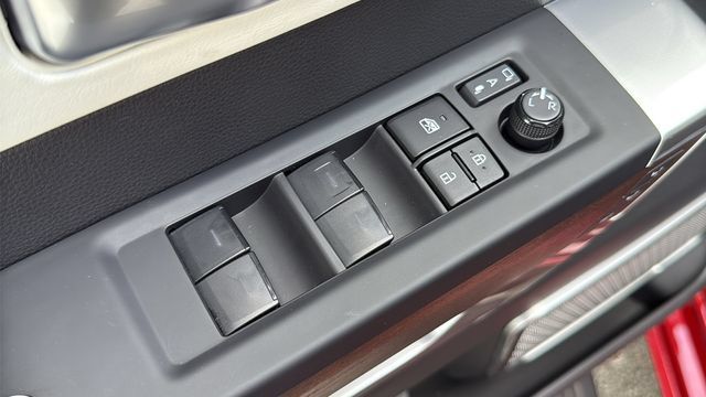 Used 2024 Toyota Tundra Capstone AWD/4WD image 18