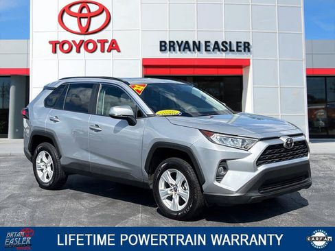 Used 2021 Toyota RAV4 XLE w/ Convenience Package FWD image 1