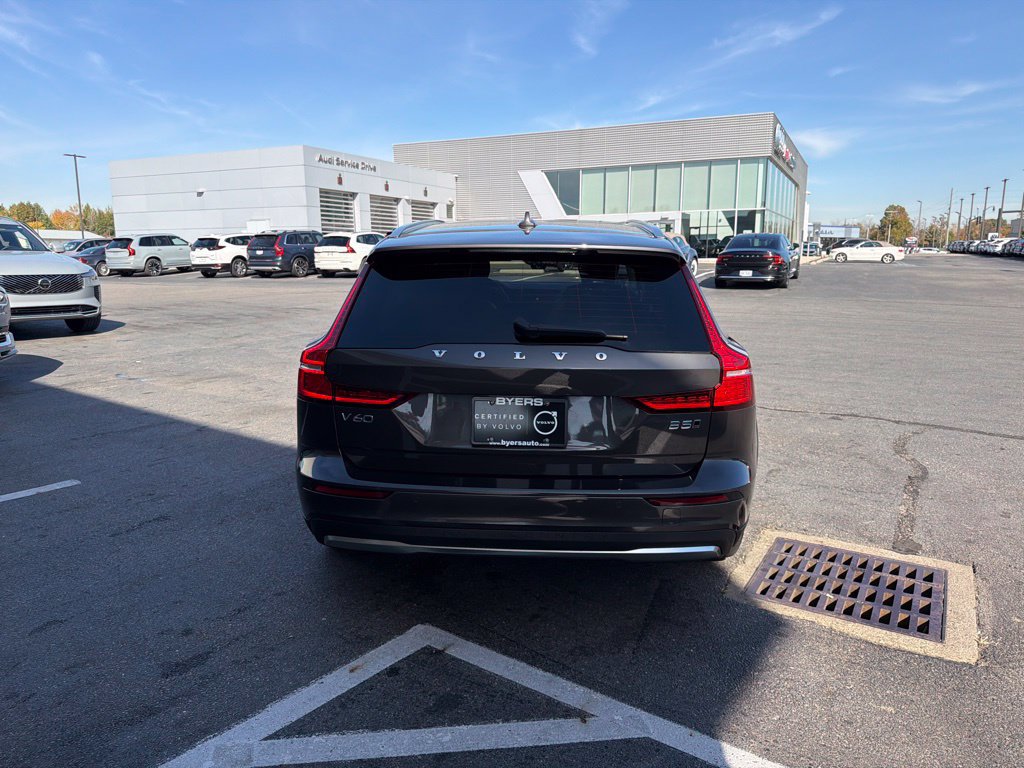Used 2025 Volvo V60 B5 Cross Country Plus AWD/4WD image 4