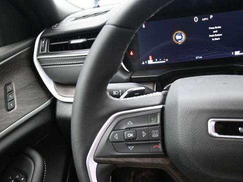 New 2025 Jeep Grand Cherokee Limited w/ Black Appearance Package image 24