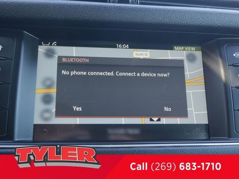 Used 2017 Jaguar XF Premium image 44