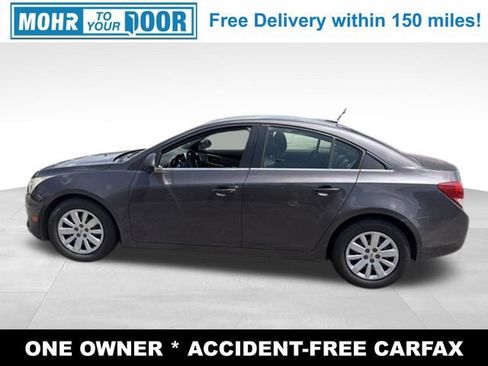 Used 2011 Chevrolet Cruze LS FWD image 2