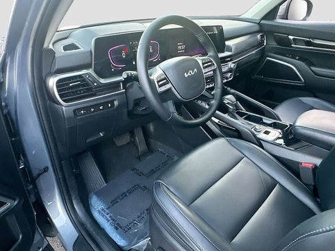 Used 2025 Kia Telluride S image 9