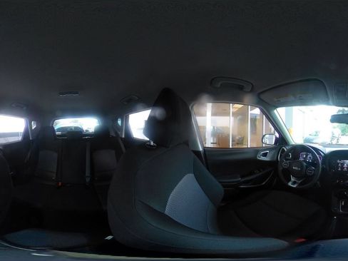 Used 2025 Kia Soul LX w/ LX Technology Package FWD image 42
