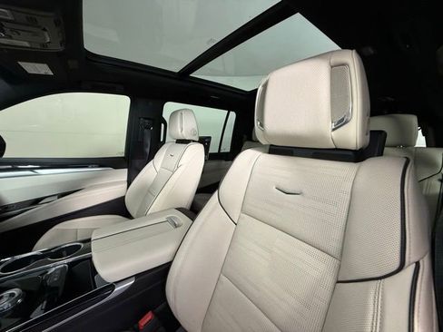 Certified 2025 Cadillac Escalade ESV Sport w/ Touring Package image 7