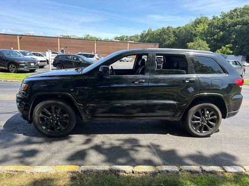 Used 2020 Jeep Grand Cherokee Altitude AWD/4WD image 2
