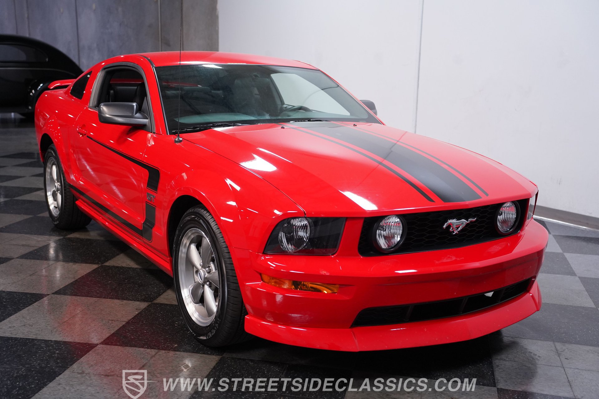 Used 2005 Ford Mustang GT RWD image 14