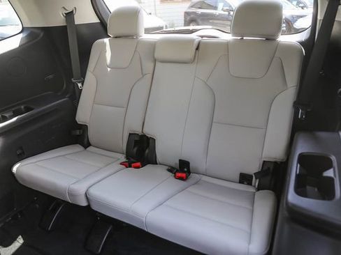 Certified 2023 Kia Telluride EX w/ EX Captain's Chair Package FWD image 21