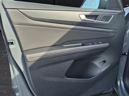 Used 2024 Volkswagen Atlas Cross Sport SEL Premium R-Line image 9